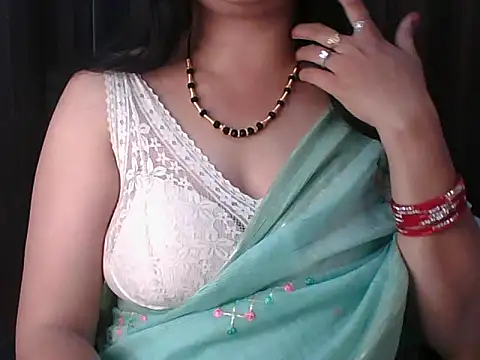 Snapshot of santurmom chatting on February 2026 05:20:02 PM santurmom online show from February 2026 05:20:02 PM