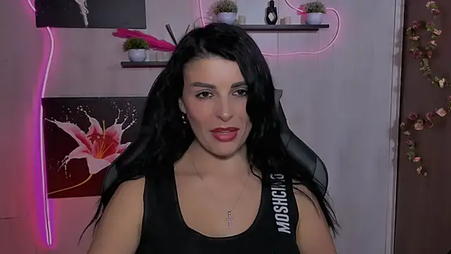 Snapshot of KayWuds chatting on February 2025 06:12:01 PM KayWuds online show from February 2025 06:12:01 PM