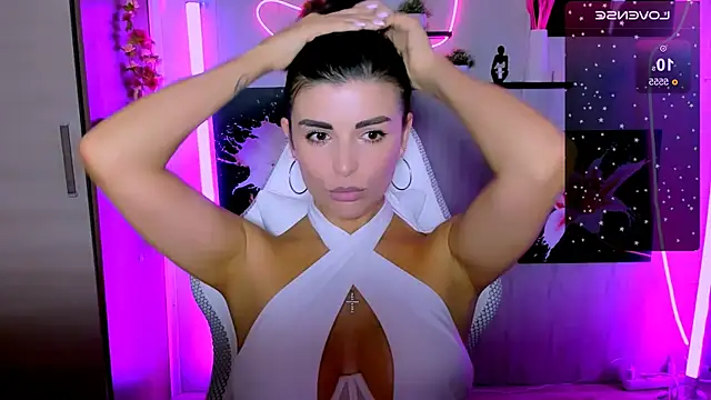 Snapshot of KayWuds chatting on December 2025 05:04:02 AM KayWuds online show from December 2025 05:04:02 AM