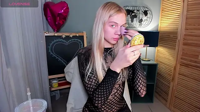 Snapshot of Aria69Stars chatting on September 2025 08:49:02 AM Aria69Stars online show from September 2025 08:49:02 AM