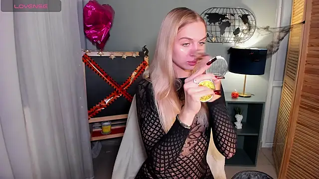 Snapshot of Aria69Stars chatting on October 2025 03:51:01 PM Aria69Stars online show from October 2025 03:51:01 PM