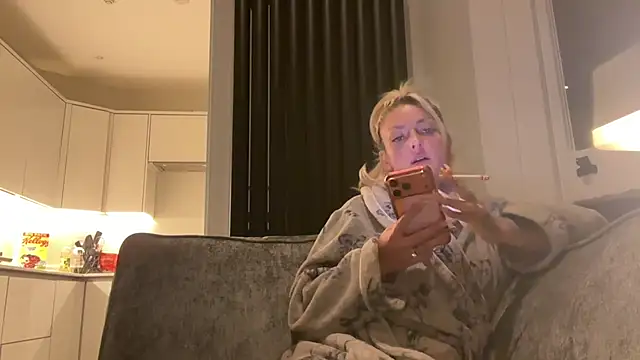 Leylah Linda online show from February 2026 09:15:02 PM