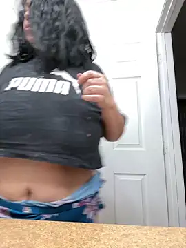 AlyssiaAmoreXO online show from December 2025 04:46:02 PM