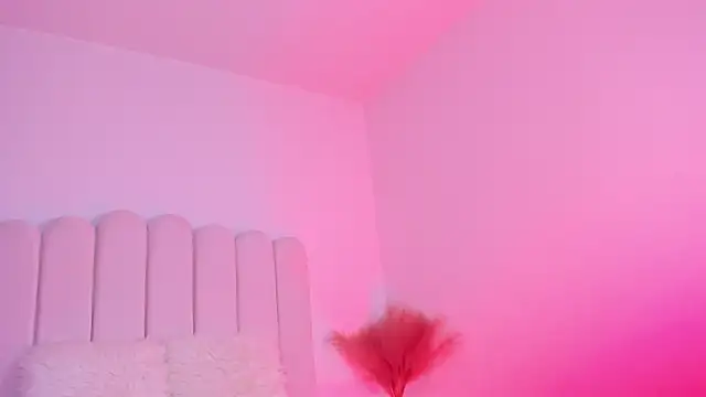 Sarajonnes online show from March 2025 12:34:01 PM