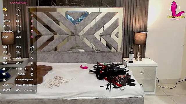 Snapshot of ValentinaThomas chatting on February 2025 08:25:01 PM ValentinaThomas online show from February 2025 08:25:01 PM