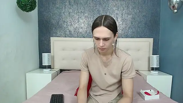 Celestial Queen  online show from November 2025 01:33:02 PM