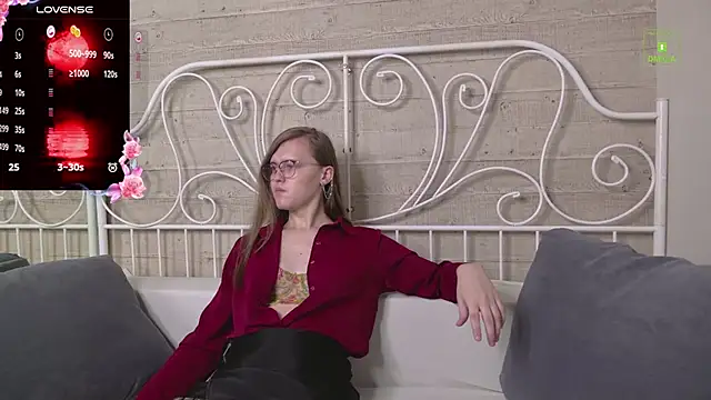 YukoFanee online show from October 2025 08:06:02 PM