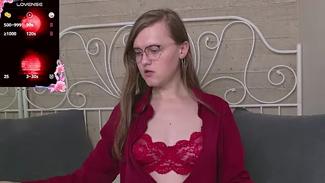 YukoFanee online show from October 2025 08:20:02 PM