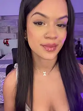 Snapshot of Alisha-Bond chatting on December 2024 02:25:02 AM Alisha-Bond online show from December 2024 02:25:02 AM