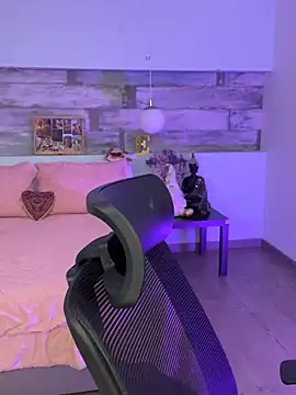 Snapshot of Alisha-Bond chatting on December 2024 12:11:02 AM Alisha-Bond online show from December 2024 12:11:02 AM