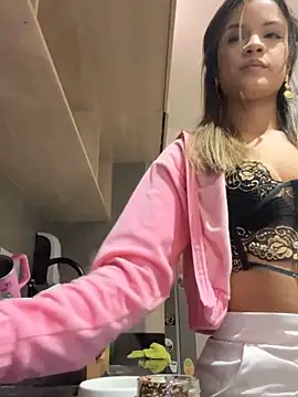 Snapshot of Alisha-Bond chatting on February 2025 11:48:02 PM Alisha-Bond online show from February 2025 11:48:02 PM