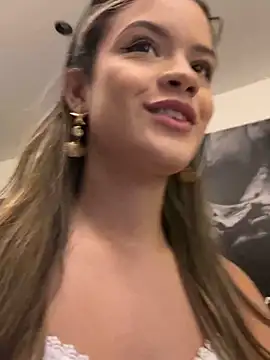 Snapshot of Alisha-Bond chatting on March 2025 11:20:02 PM Alisha-Bond online show from March 2025 11:20:02 PM