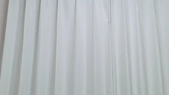 yuki room online show from November 2025 01:21:02 PM