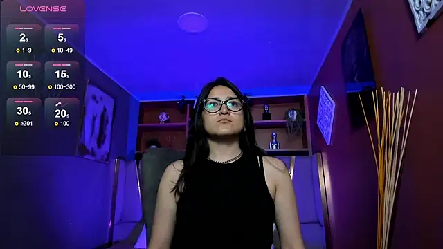 Lucy Williiams online show from December 2025 12:03:02 PM