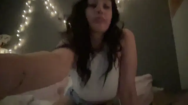 Snapshot of lonelylexxxie chatting on January 2025 05:45:02 AM lonelylexxxie online show from January 2025 05:45:02 AM