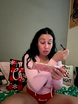 Snapshot of lonelylexxxie chatting on November 2025 03:46:01 PM lonelylexxxie online show from November 2025 03:46:01 PM