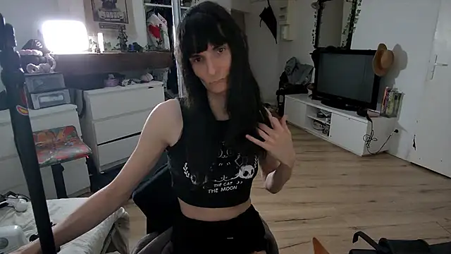 Snapshot of CeriseLapine chatting on December 2025 09:09:02 PM CeriseLapine online show from December 2025 09:09:02 PM