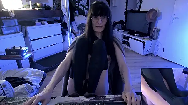 Snapshot of CeriseLapine chatting on December 2025 08:35:01 PM CeriseLapine online show from December 2025 08:35:01 PM