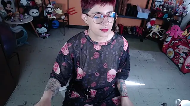 MissMiia2 online show from May 2026 02:13:02 PM