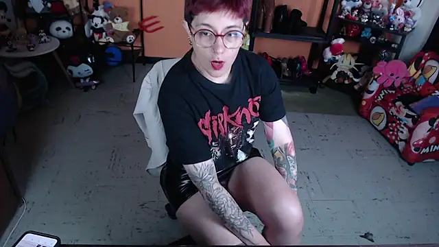 MissMiia2 online show from May 2026 02:23:01 PM