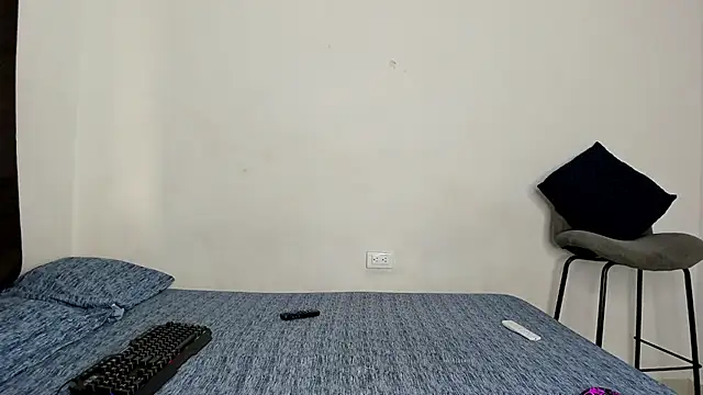 Snapshot of evanscollins chatting on December 2025 09:30:01 PM evanscollins online show from December 2025 09:30:01 PM