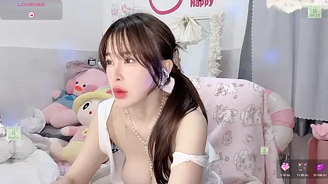 Snapshot of Carly_1 chatting on May 2026 04:04:02 PM Carly 1 online show from May 2026 04:04:02 PM