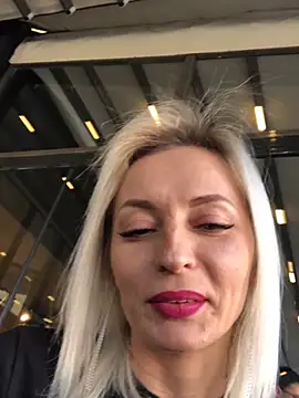 Diamond Bunny  online show from February 2025 01:54:02 PM