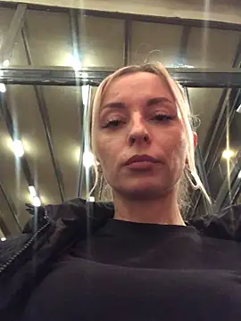 Diamond Bunny  online show from February 2025 05:32:02 PM