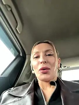 Diamond Bunny  online show from January 2026 11:23:01 AM