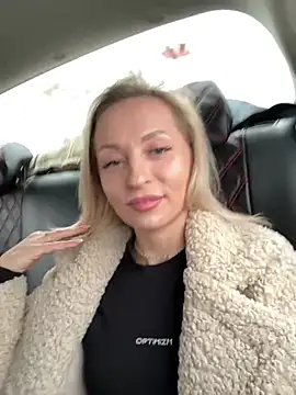 Snapshot of Diamond_Bunny_ chatting on February 2026 01:22:01 PM Diamond Bunny online show from February 2026 01:22:01 PM