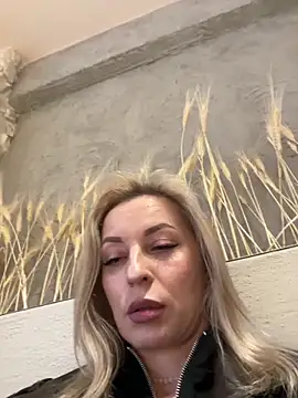 Snapshot of Diamond_Bunny_ chatting on March 2026 03:06:02 PM Diamond Bunny online show from March 2026 03:06:02 PM