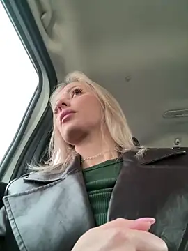 Snapshot of Diamond_Bunny_ chatting on April 2026 12:46:02 PM Diamond Bunny online show from April 2026 12:46:02 PM