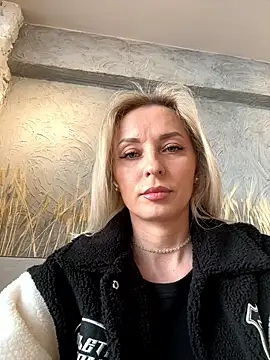 Snapshot of Diamond_Bunny_ chatting on April 2026 03:13:01 PM Diamond Bunny online show from April 2026 03:13:01 PM