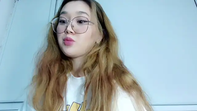 Jennatyan online show from November 2025 12:38:01 PM