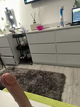 krysstal003 online show from December 2024 10:30:01 PM