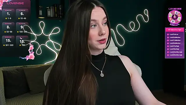 Snapshot of katie_taylorr chatting on October 2025 10:23:02 PM katie taylorr online show from October 2025 10:23:02 PM