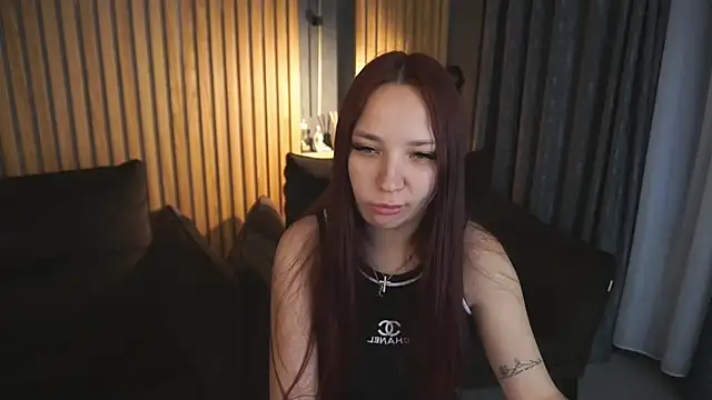 Snapshot of ElysLunar chatting on November 2025 06:48:01 AM ElysLunar online show from November 2025 06:48:01 AM