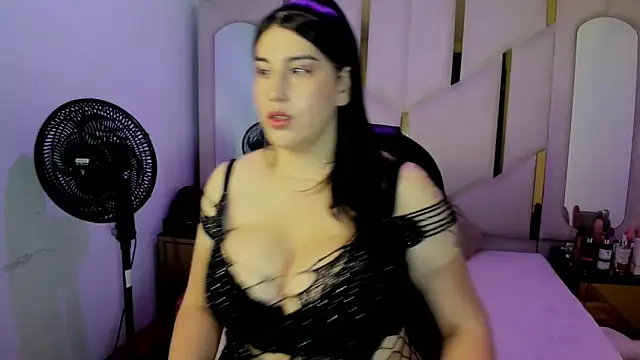 Criistaal  online show from May 2026 03:46:02 AM