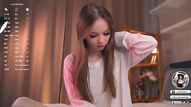 Snapshot of Miss_miracle chatting on September 2025 03:56:01 PM Miss miracle online show from September 2025 03:56:01 PM