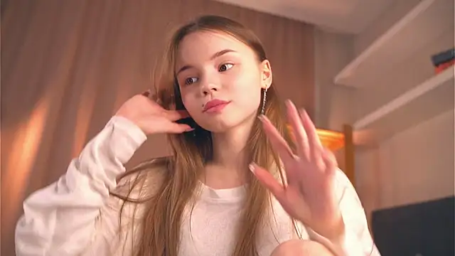 Snapshot of Miss_miracle chatting on November 2025 06:22:02 PM Miss miracle online show from November 2025 06:22:02 PM