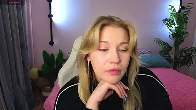 Colleen Blake online show from April 2026 04:45:02 PM