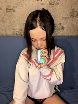 lalallalalaa- online show from November 2025 03:44:01 PM