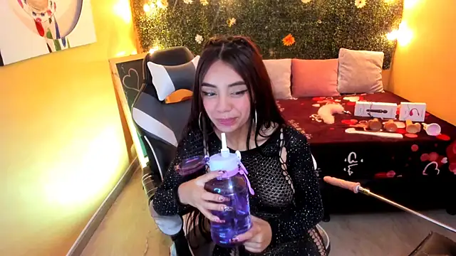 Snapshot of Tiffany_sander chatting on February 2025 07:18:01 AM Tiffany sander online show from February 2025 07:18:01 AM