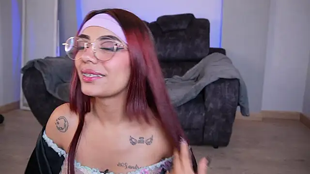 Snapshot of Tiffany_sander chatting on November 2025 04:55:01 AM Tiffany sander online show from November 2025 04:55:01 AM