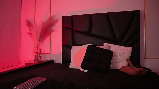 Snapshot of Tiffany_sander chatting on December 2025 03:00:02 AM Tiffany sander online show from December 2025 03:00:02 AM