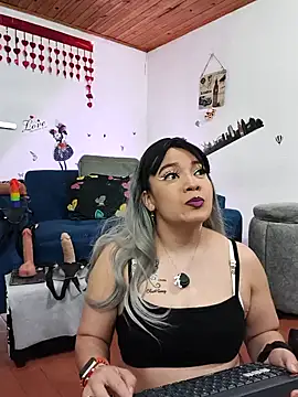 keila j online show from December 2025 11:39:02 AM