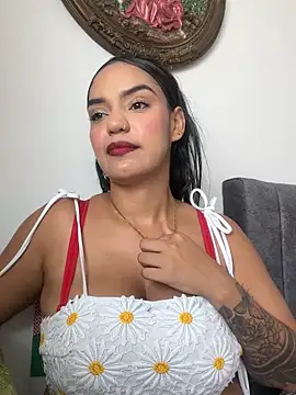 Sara-77 online show from December 2025 05:52:01 PM