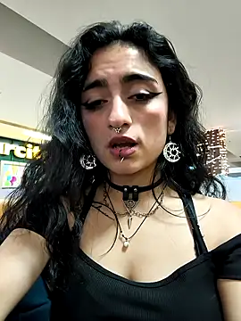 Lila Desiree online show from January 2026 12:05:01 AM