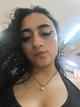 Lila Desiree online show from May 2026 11:32:01 PM