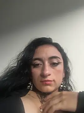 Lila Desiree online show from May 2026 10:27:02 PM
